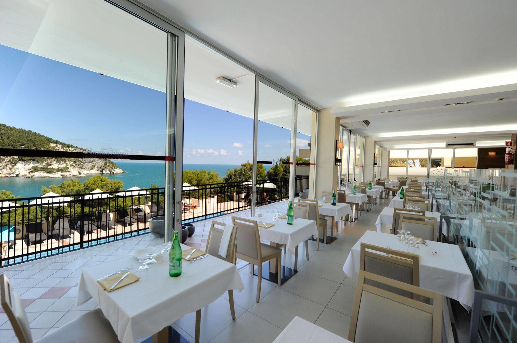 Pugnochiuso Resort - Hotel Del Faro ภายนอก รูปภาพ