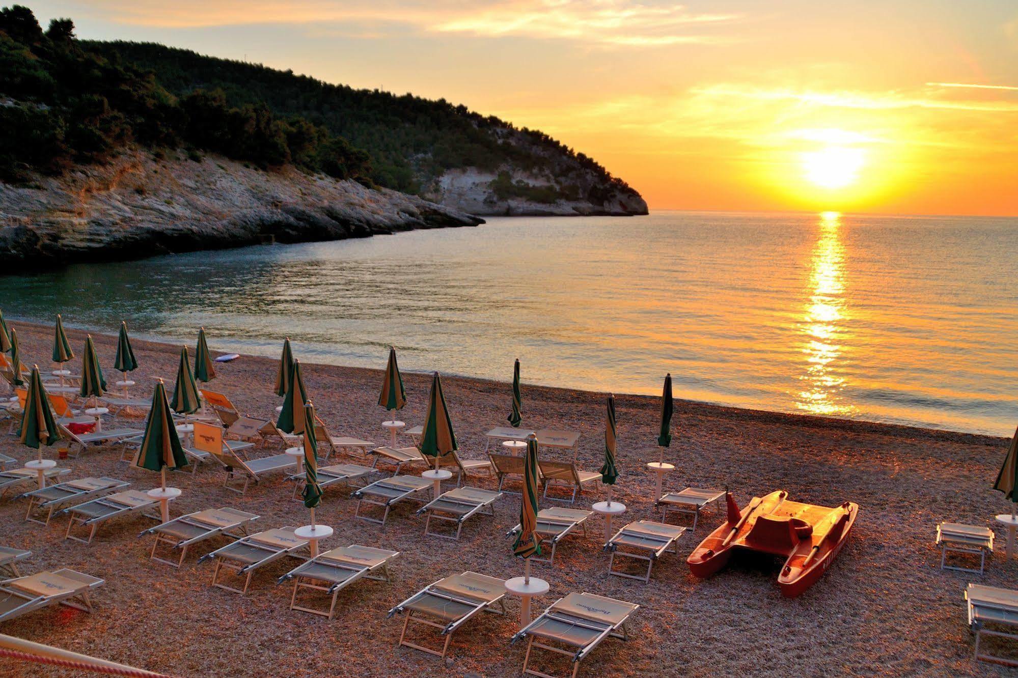 Pugnochiuso Resort - Hotel Del Faro ภายนอก รูปภาพ